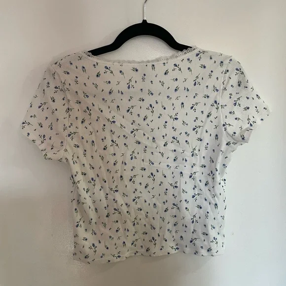 H&M Floral Tee - Picture 4 of 5